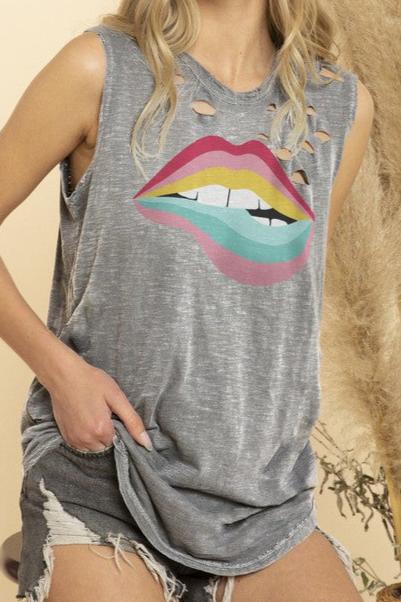 DISTRESSED COTTON SLUB RAINBOW LIPS GRAPHIC TOP